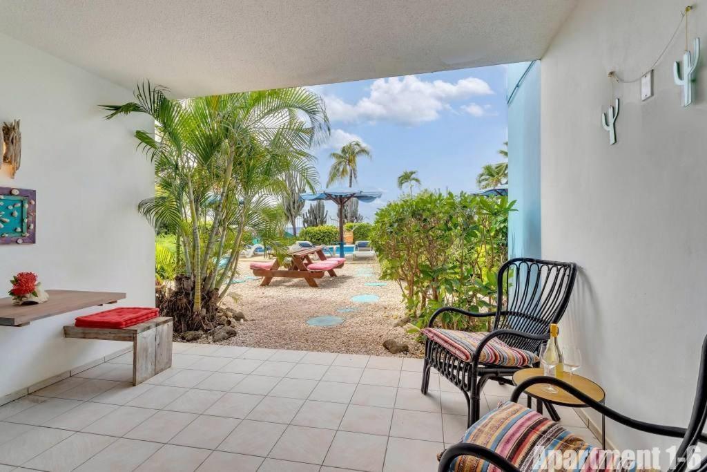 Bonaire Oceanfront Apartments Кралендейк Экстерьер фото