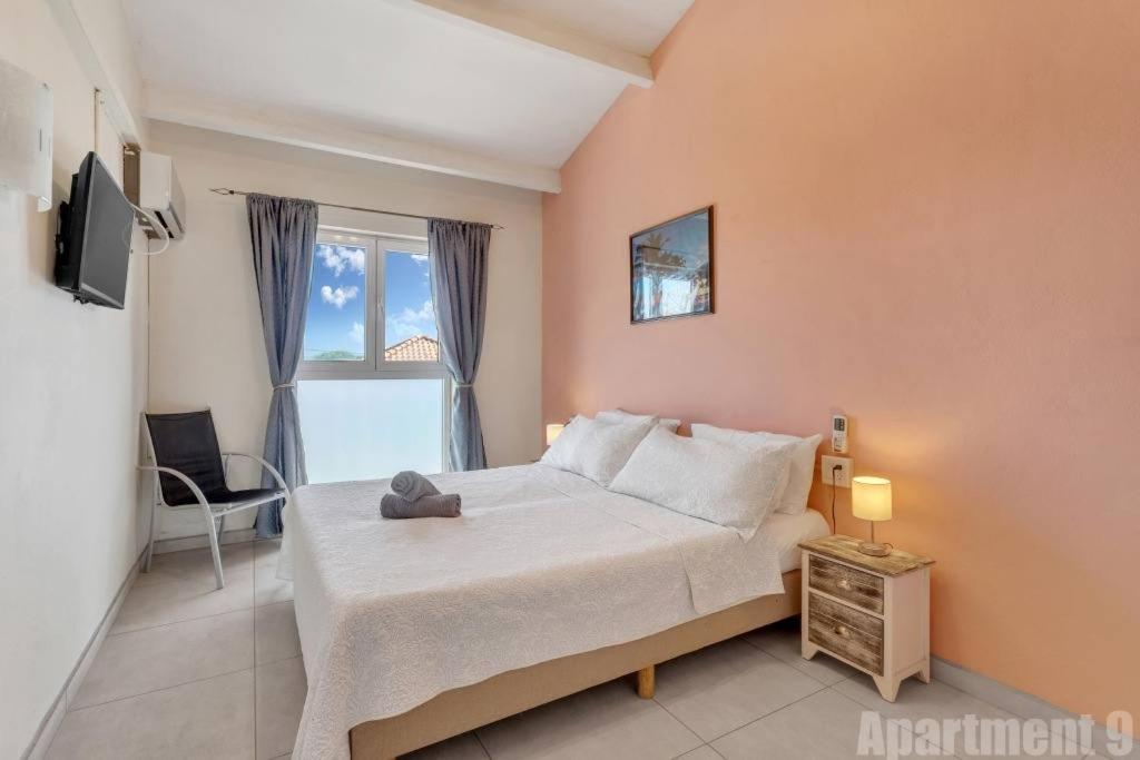 Bonaire Oceanfront Apartments Кралендейк Экстерьер фото