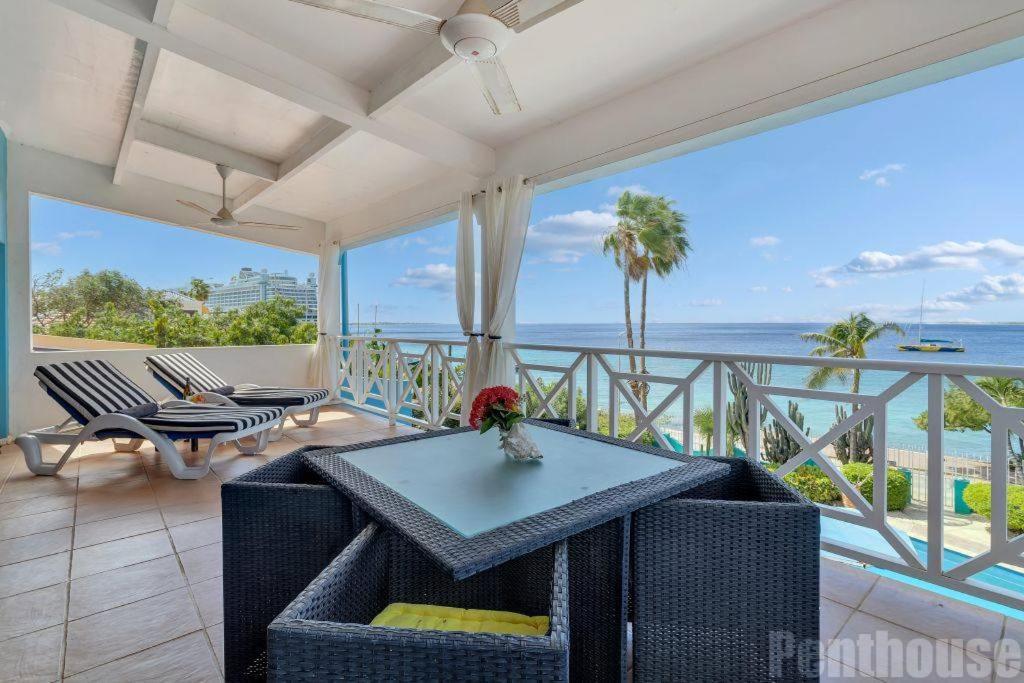 Bonaire Oceanfront Apartments Кралендейк Экстерьер фото