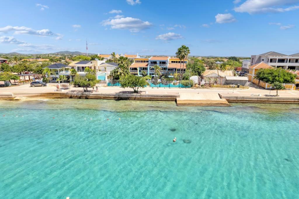 Bonaire Oceanfront Apartments Кралендейк Экстерьер фото
